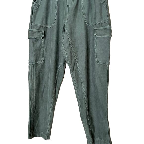 Athleta Farallon Cargo Crop Pants. Cypress color. EUC. Worn once. Size 6 - Picture 6 of 13